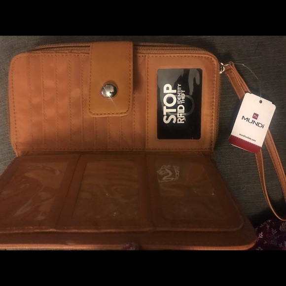 Brand new wallet wristlet! - Picture 4 of 5